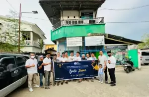 Komunitas Sepeda NORC Makassar Bagi Sembako di Panti Asuhan
