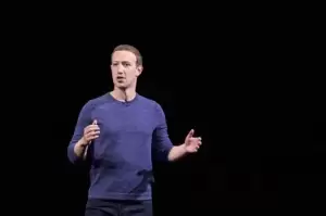 Harga Kaos Mark Zuckerberg, Tak Disangka Ternyata Setara Gaji UMR!