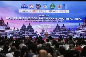 Menparekraf Sandiaga Uno: Perayaan Waisak Tingkatkan Kunjungan Wisatawan ke Destinasi Super Prioritas Borobudur