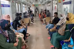 Kapasitas KRL Commuter Line Kini 80%, Penumpang Tetap Wajib Jaga Jarak