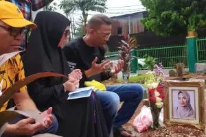 Makam Vanessa Angel Segera Dipindahkan, Doddy Sudrajat Temui Pemilik Tanah Wakaf
