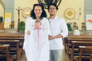 Anak Dimas Anggara Dibaptis, Nadine Chandrawinata Tulis Doa Menyentuh