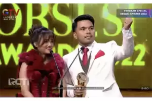 Bikin Baper Satu Indonesia, Thariq Halilintar dan Fuji Jadi Pasangan Terbucin di Obsesi Awards 2022