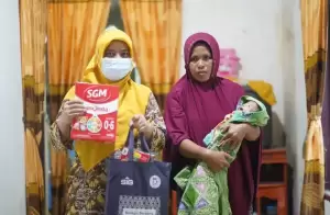 PT Semen Tonasa Salurkan Bantuan untuk Bayi Penderita Gizi Buruk di Pangkep