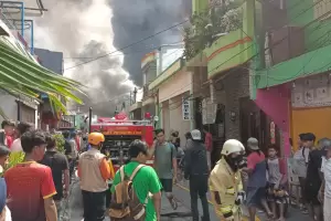Kebakaran Hebat di Permukiman Padat Penduduk Papanggo, 16 Mobil Damkar Dikerahkan 