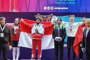Luar Biasa! Lifter Indonesia Rebut Emas di Kejuaraan Dunia Remaja IWF 2022