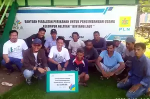 PLN Beri Bantuan Rp75 Juta ke Kelompok Nelayan di Baubau