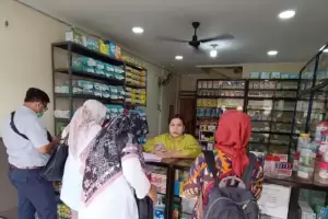Dinkes Kabupaten Tangerang Segel 2 Apotek Tak Berizin di Rajeg