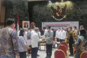 Kukuhkan Panitia Bulan Dana PMI DKI Jakarta 2022, Ini Pesan Anies