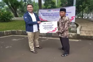 MNC Peduli-Perindo Salurkan Hewan Kurban untuk Masjid Baitul Faidzin Cibinong
