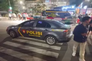 2 Mobil Polisi Tutup Catwalk Citayam Fashion Week di Dukuh Atas