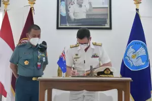Rektor Unhan Laksdya TNI Amarulla Octavian Terima Kunjungan KSAL Australia