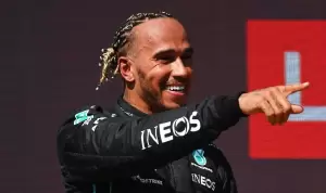 Lewis Hamilton Isyaratkan Pensiun dari F1 2 Tahun Lagi
