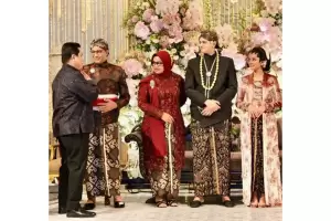 Hadiri Resepsi Pernikahan Putri Anies Baswedan, Erick Thohir: Begitu Indah dan Sakral Dibalut Budaya Jawa