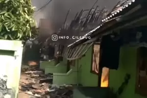Kebakaran Hanguskan 9 Rumah Kontrakan di Tangerang, Kerugian Rp1 Miliar