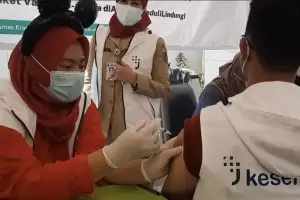 3000 Nakes di Jakarta Timur Disuntik Vaksin Booster Dosis Kedua
