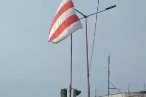 Viral Bendera Selang-seling Berkibar di Pasar Minggu, Polisi Buru Pemasangnya