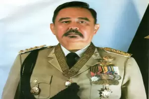 Berani Konfrontasi, Mantan Kapolri Ini Disegani Jenderal TNI LB Moerdani