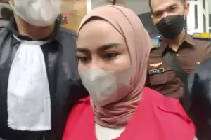 Medina Zein Kembali Divonis 6 Bulan Penjara untuk Kasus Melawan Uci Floewdea