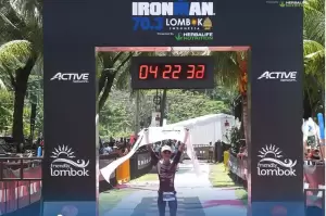 Andy Wibowo Rajai Kelas Individu Internasional Ironman 70.3 Lombok