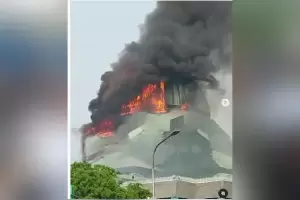 Masjid Raya Jakarta Islamic Center Terbakar Hebat, 10 Unit Damkar Dikerahkan