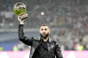 Karim Benzema Pulang Kampung Rayakan Gelar Ballon dOr