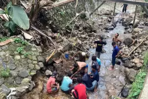 Tembok Penahan Tanah di Bogor Ambruk, 1 Bocah Tewas dan 2 Terluka