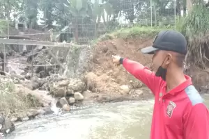 Detik-detik Tembok Penahan Tanah Ambruk di Bogor Tewaskan 1 Bocah