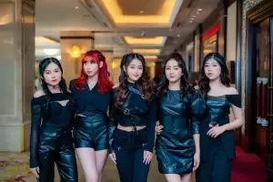 Girlband SUN Sukses Gabungkan Unsur K-pop hingga Dangdut di Single Shine