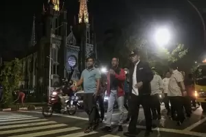 Pj Gubernur DKI-Pangkostrad Gelar Bersih-bersih Trotoar di Sepanjang Jalan Medan Merdeka