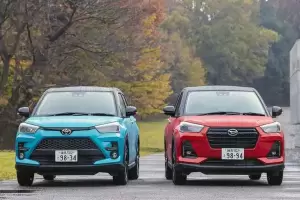 Suka Duka Mobil Kembar, Ini Perbandingan Head to Head Toyota Raize dan Daihatsu Rocky