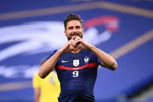 Hasil Prancis vs Polandia: Tendangan Giroud Bikin Szczesny Pungut Bola dari Gawangnya