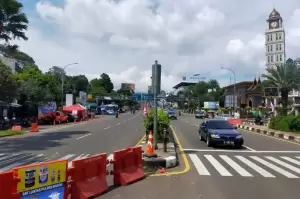 Jalur Puncak Ramai Lancar, Polisi Berlakukan One Way Arah Jakarta