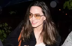 Angelina Jolie Kepergok Jalan Bareng Paul Mescal, Berkencan?