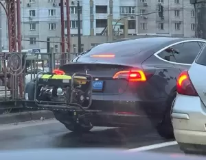 Tesla Model 3 Lengkap dengan Genset Bikin Geger Ukraina