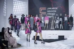 Usung Tema FASHBYTE, Jakarta Fashion Trend (JFT) 2023, Hadirkan Kolaborasi Industri Fesyen dan Kosmetik