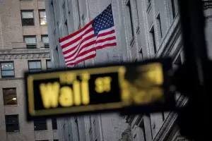 Wall Street Dibuka Turun, Pasar Cemas Resesi Bakal Hantui AS
