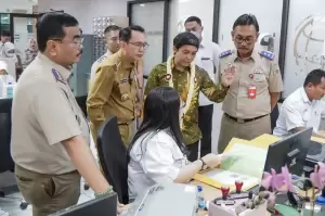 Perbaiki Layanan, Wamen ATR/BPN Resmikan Drive Thru di Kantor Pertanahan Bekasi