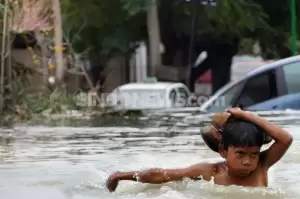 Banjir di Jakarta Barat Tersisa 5 RT, 53 Warga Mengungsi