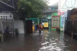 Tangsel Hujan Deras, 160 KK di Pondok Aren Terdampak Banjir
