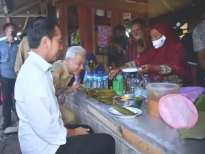 Cek Harga Pangan di Pasar Mendenrejo, Jokowi: Masih Baik