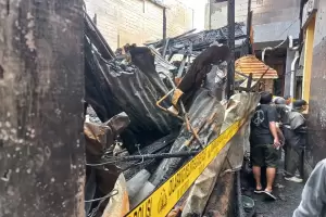 Tewaskan 1 Orang, Penyebab Kebakaran Rumah di Simprug Diselidiki Polisi