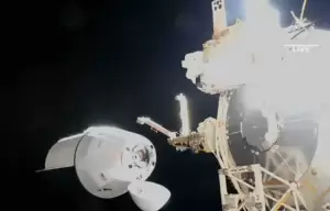 Kapal Kargo SpaceX Dragon Tiba di ISS, Bawa 3 Ton Perbekalan untuk Astronot