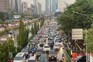 Jelang Buka Puasa, Lalu Lintas di Jakarta Selatan Macet Horor