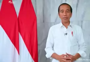 Jokowi Minta Ketum PSSI Selamatkan Indonesia dari Sanksi FIFA