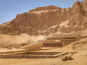 Kuil  Hatshepsut  Tempat Suci Anak Keturunan Firaun Diabadikan