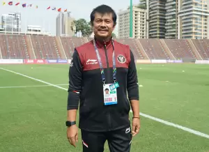 Indra Sjafri Berdoa di Masjid Nabawi agar Indonesia Lolos Kualifikasi Piala Asia U-23 2024