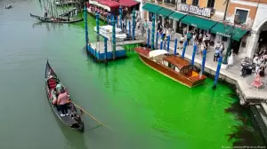 Warna Air Kanal Venesia Berubah Hijau, Warga dan Pemerintah Italia Panik