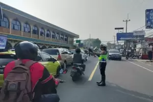 Jalur Puncak Bogor Padat Sejak Subuh, Polisi Terapkan One Way dari Arah Jakarta