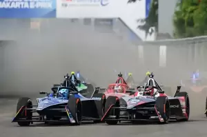 Hasil Race 1 Formula E Jakarta 2023: Pascal Wehrlein Podium Pertama, Asapi Jake Dennis